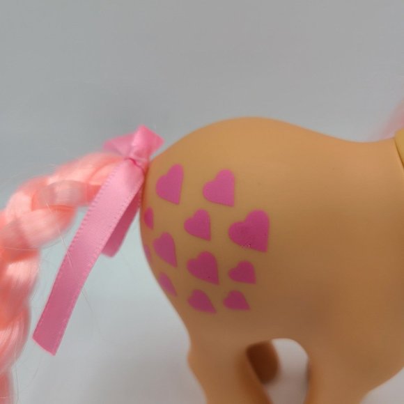 My Little Pony 35th Anniversary 2017 Peachy Pony MLP - Picture 3 of 6